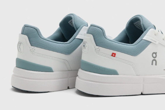On Men's The Roger Advantage Sneakers