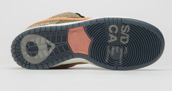Nike SB x Arts-Rec Dunk Low Pro - Khaki/Rough Green