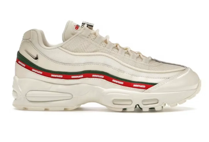 Nike Air Max 95 SP x Undefeated - Sail